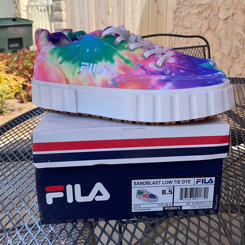 New in Box Women’s Fila Sandblast Tie Dye size 8.5